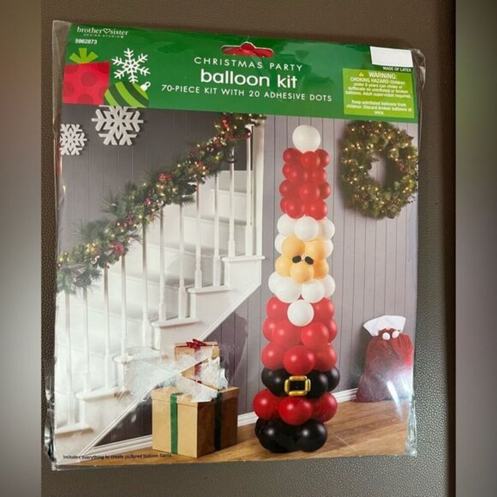 Air-Filled Santa Christmas Latex Balloon display Kit, 70 pieces + adhesive dots